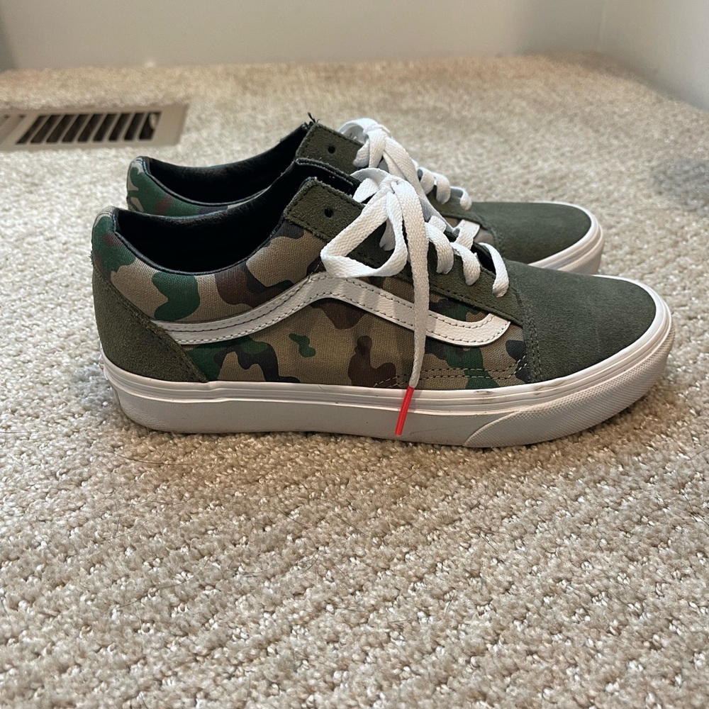 Vans Low Top Sneakers in Olive Green Camouflage with White Stripe